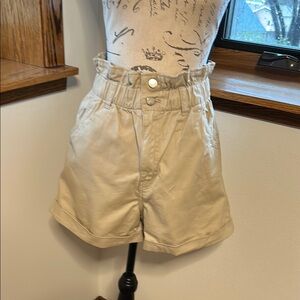 H&M Women's Tan Shorts Size 6